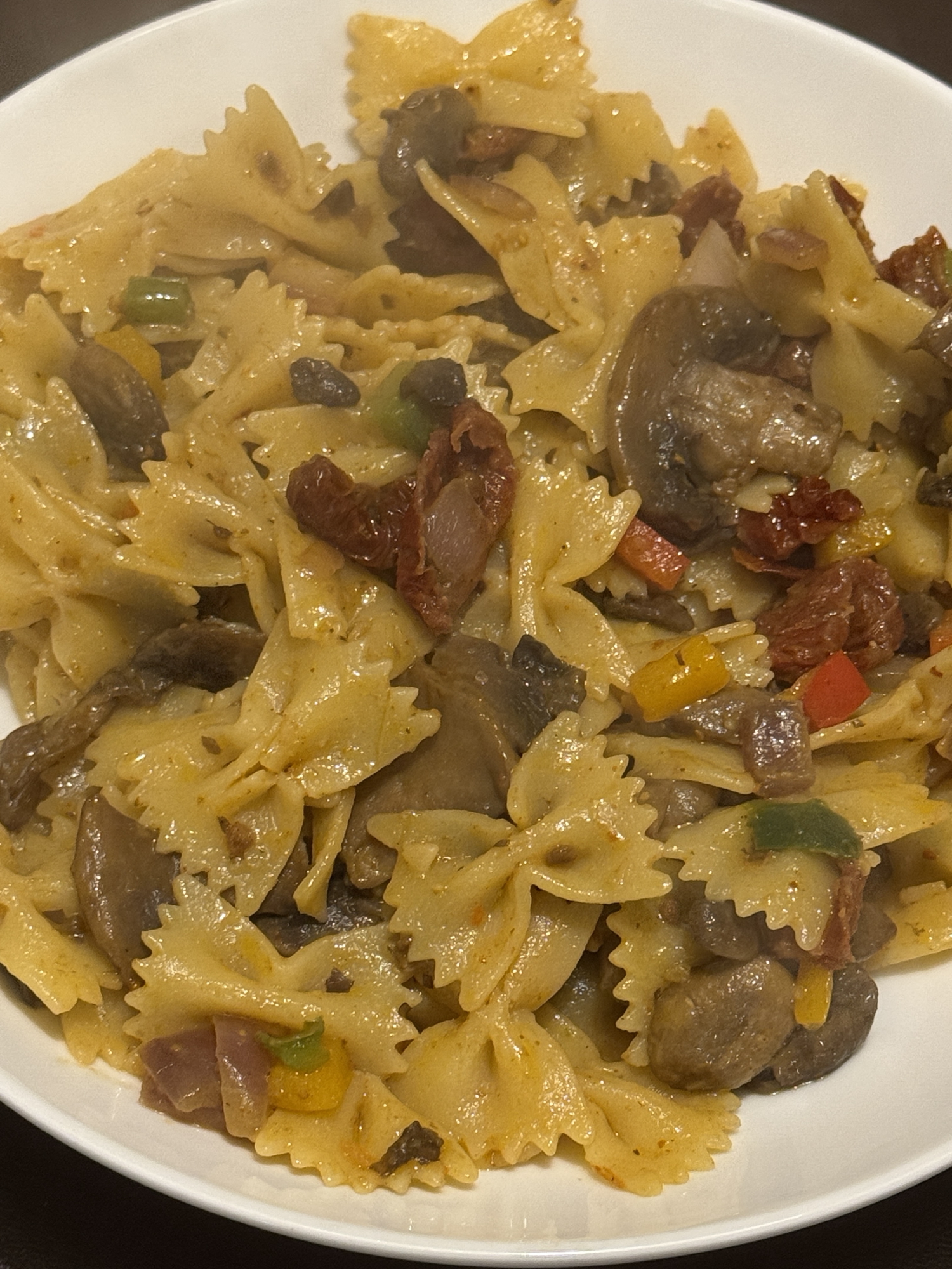Spicy Gluten-Free Pasta with Mushrooms & Peppers